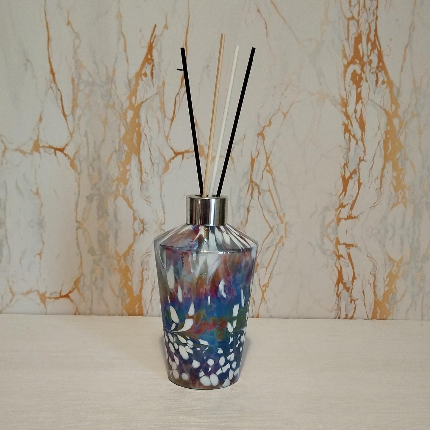 Handcrafted Iridescent Glass Diffuser Lamp: LED Light, Elegant Home Fragrance
