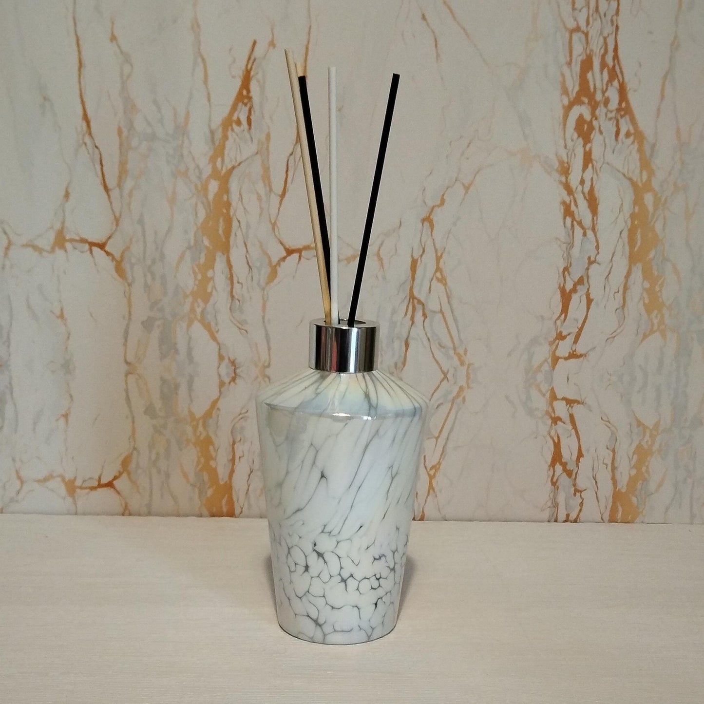 Handcrafted Iridescent Glass Diffuser Lamp: LED Light, Elegant Home Fragrance
