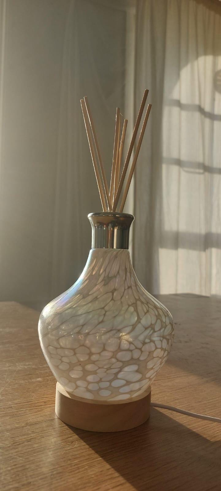 Handmade Iridescent Glass Diffuser Lamp: Artistic Aroma Diffuser