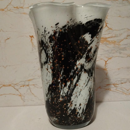 Handcrafted Black & White Glass Vase Lamp: Ambient Home Decor