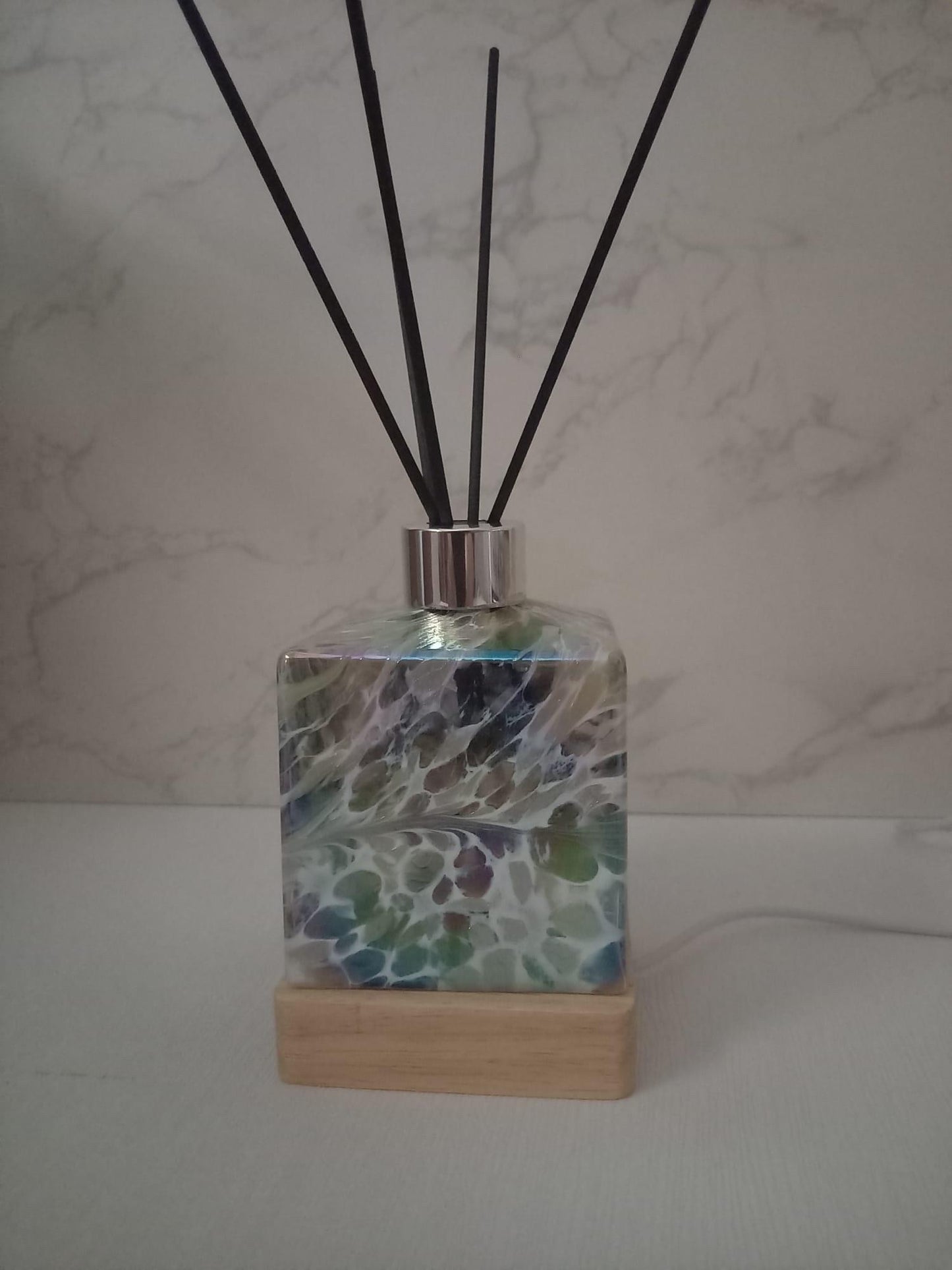 Handcrafted Glass Diffuser Lamp, LED Base, Ideal for Essential Oils