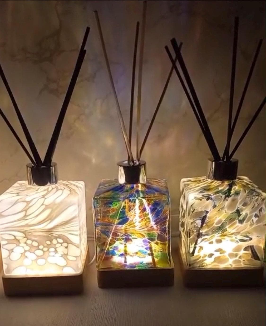 Handcrafted Glass Diffuser Lamp, LED Base, Ideal for Essential Oils