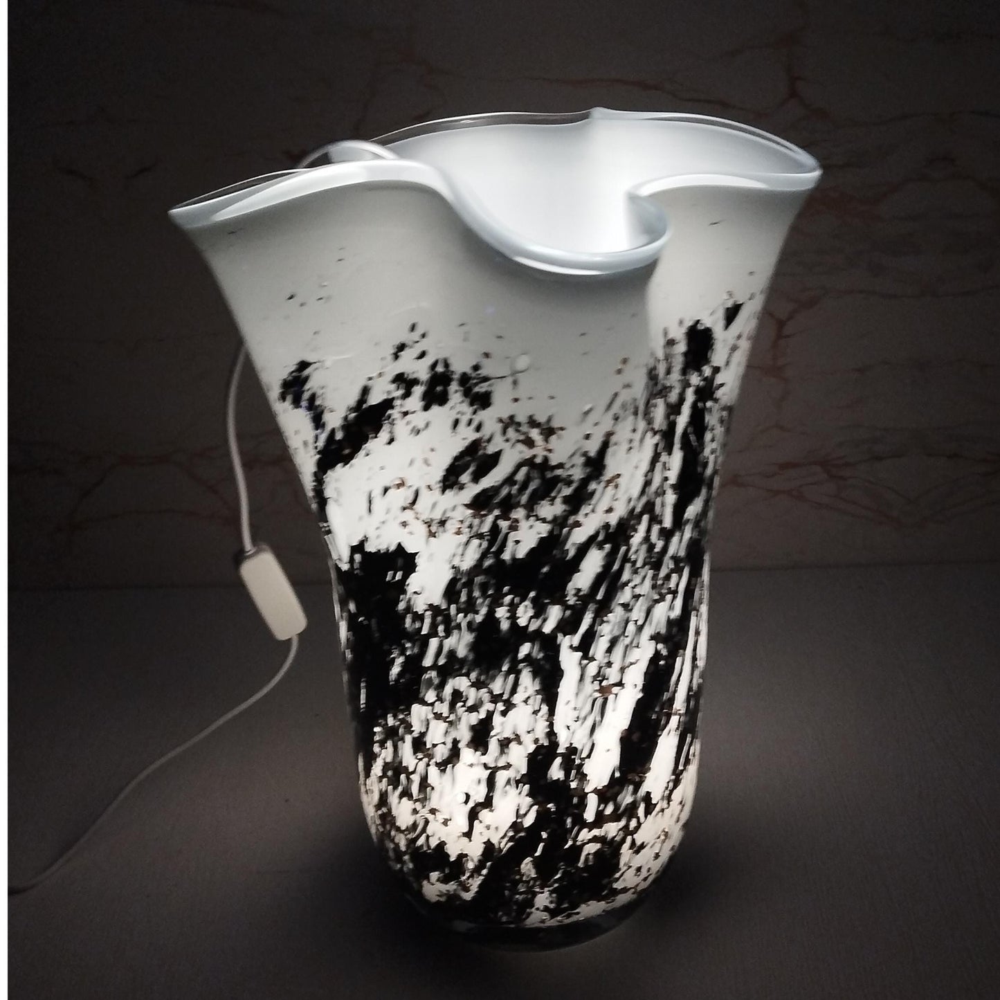 Handcrafted Black & White Glass Vase Lamp: Ambient Home Decor
