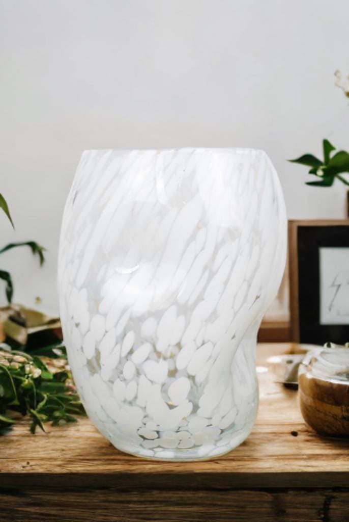 Handmade Mouth Blown Glass Vase: Elegant Home Decor (19cm)