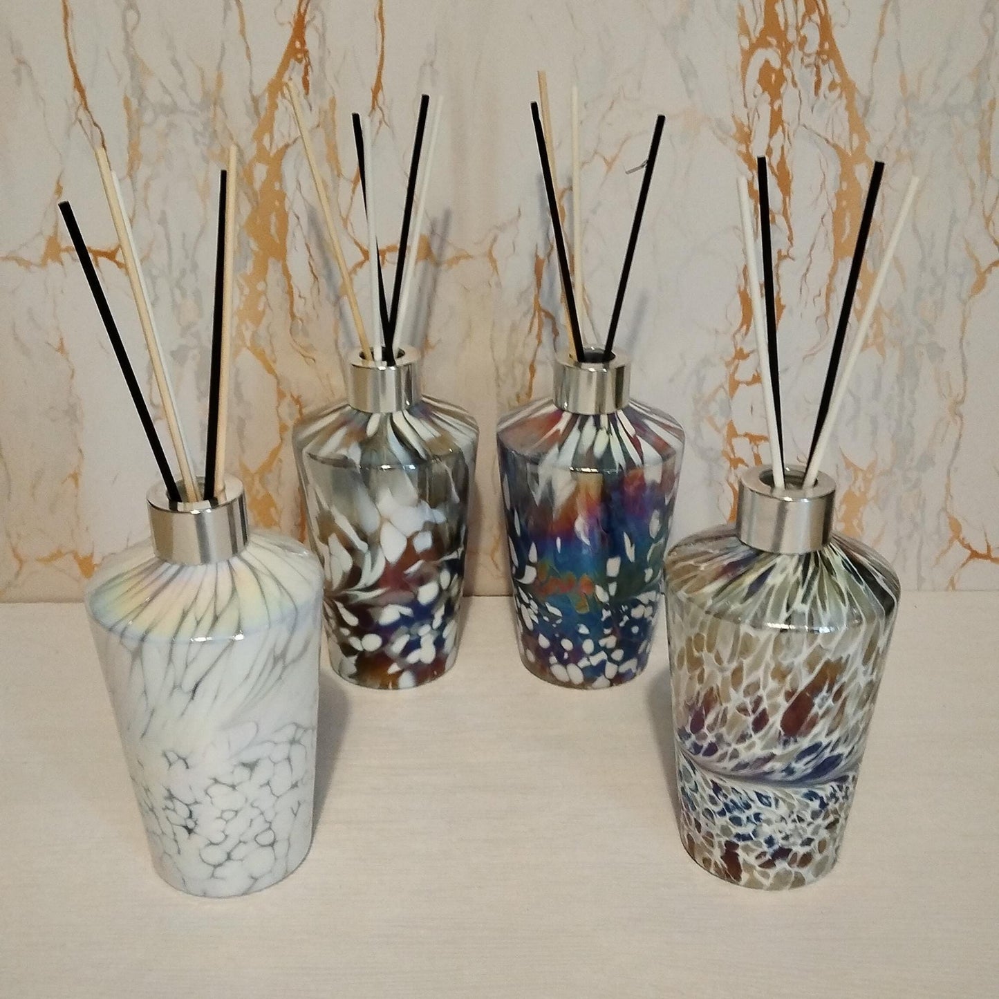 Handcrafted Iridescent Glass Diffuser Lamp: LED Light, Elegant Home Fragrance