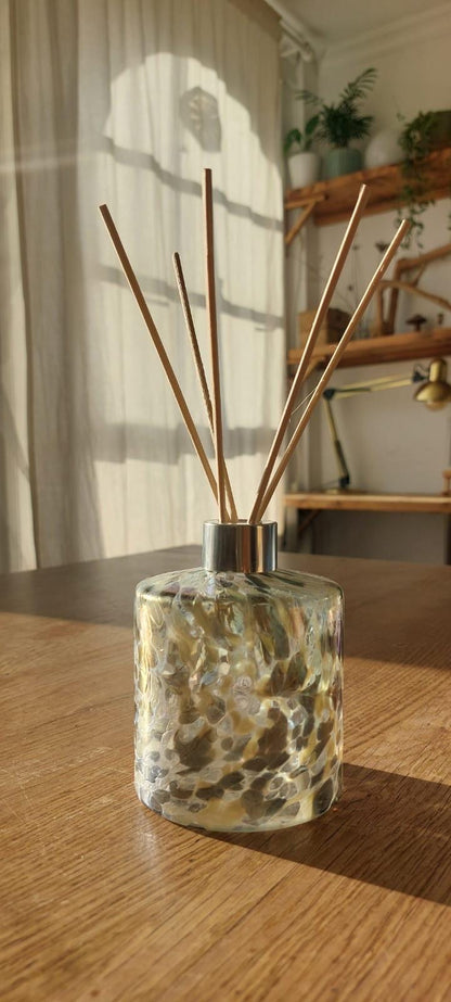 Handcrafted Glass Diffuser Lamp, LED Base, Elegant Home Déco