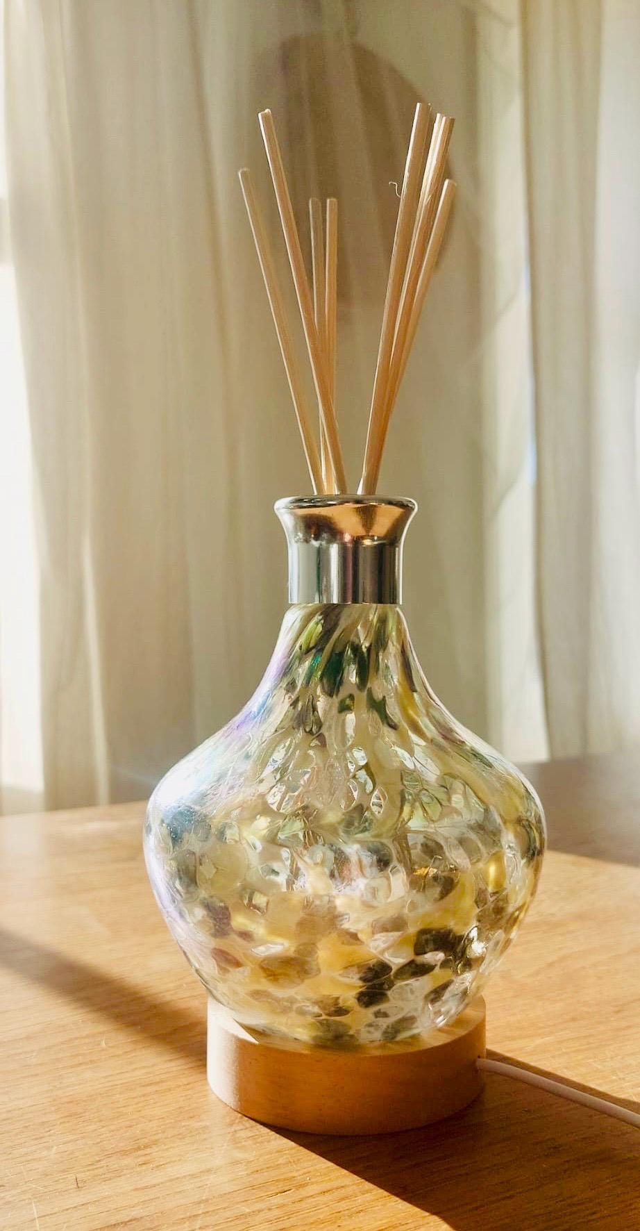 Handmade Iridescent Glass Diffuser Lamp: Artistic Aroma Diffuser