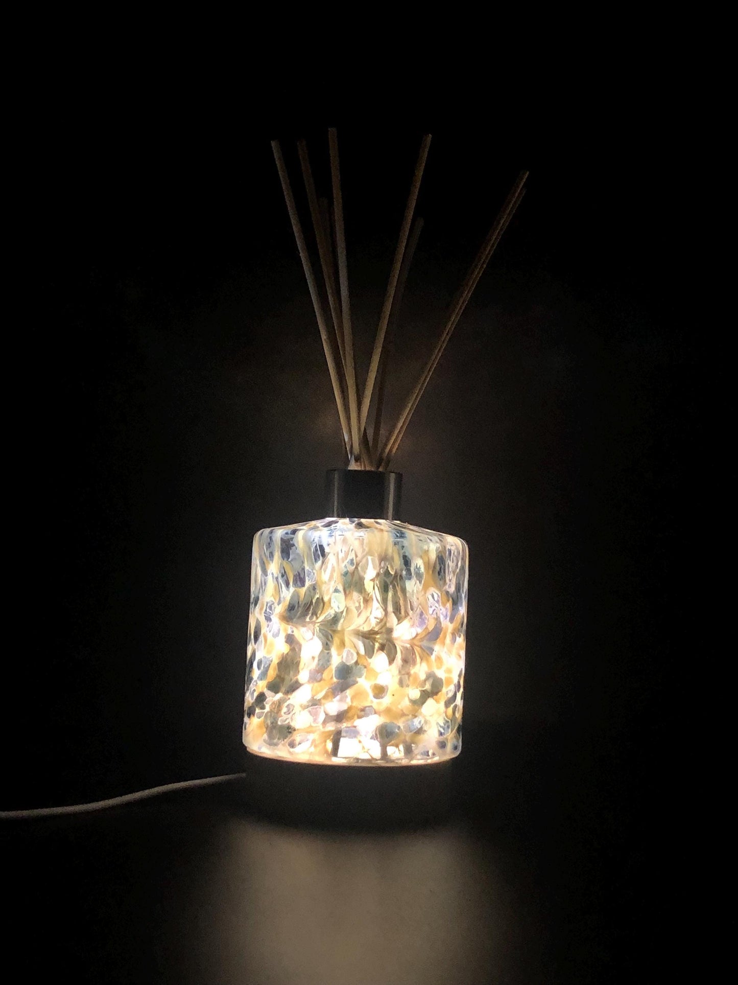 Handcrafted Glass Diffuser Lamp, LED Base, Elegant Home Déco