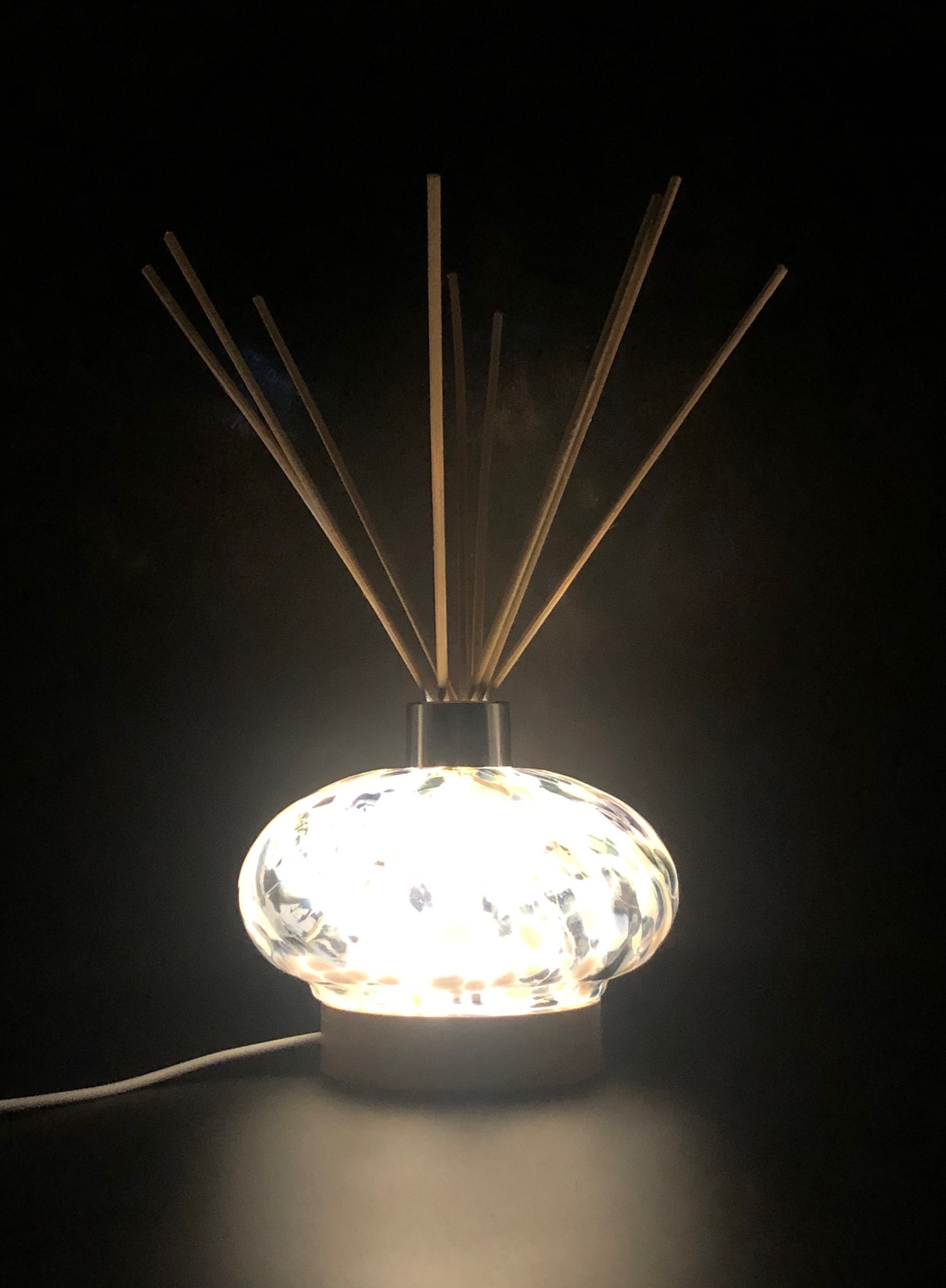 Oval Glass Diffuser Lamp - White