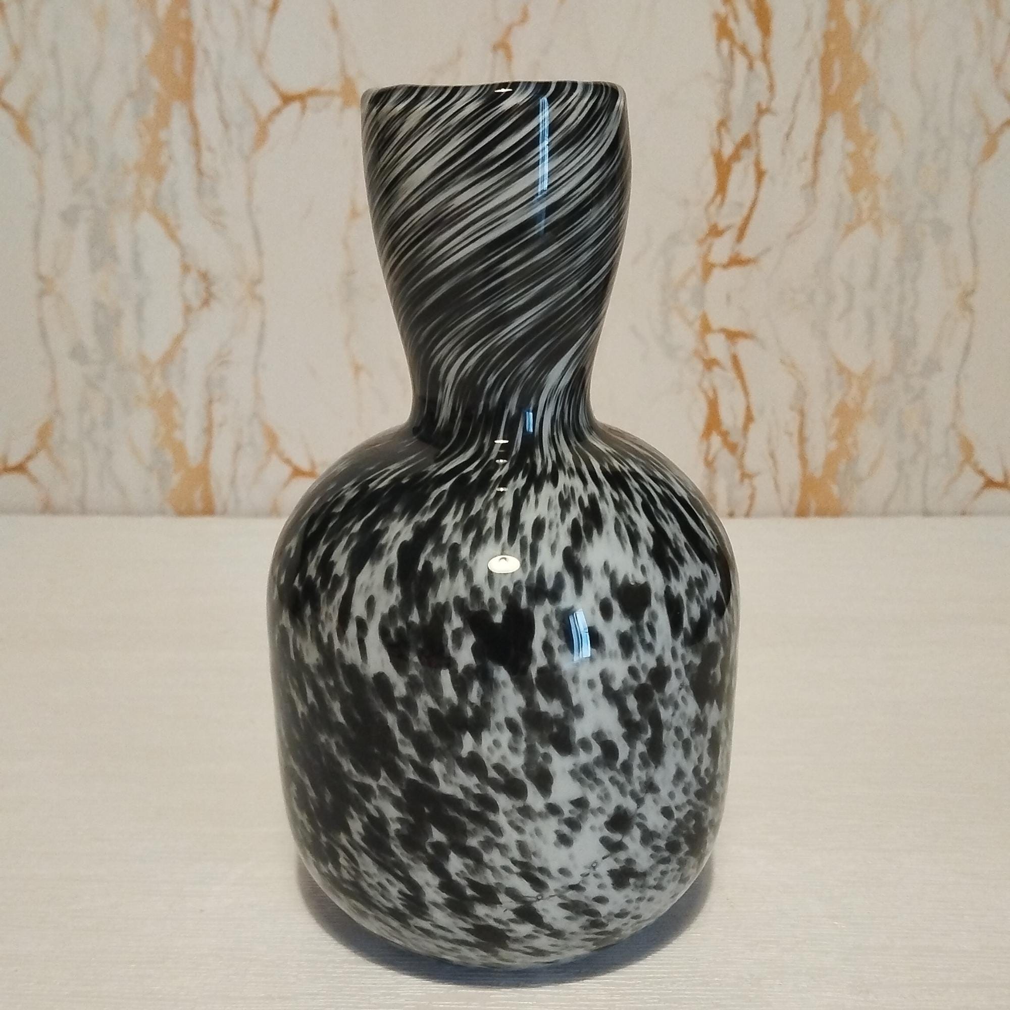 Handcrafted Glass Vase: Swirled Art Glass, Home Decor (170mm x 100mm)